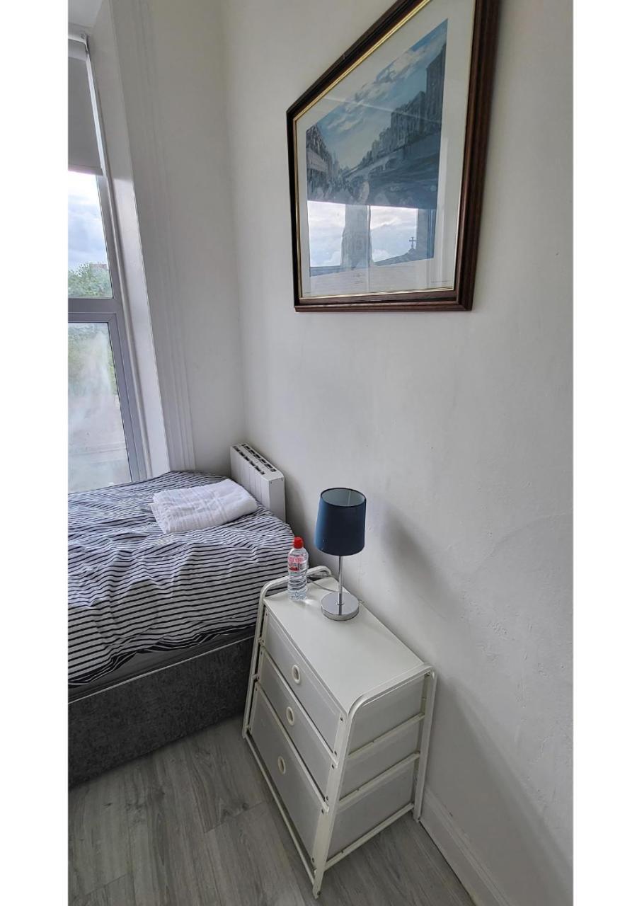 Naas Town - Budget Double Bedrooms Ngoại thất bức ảnh
